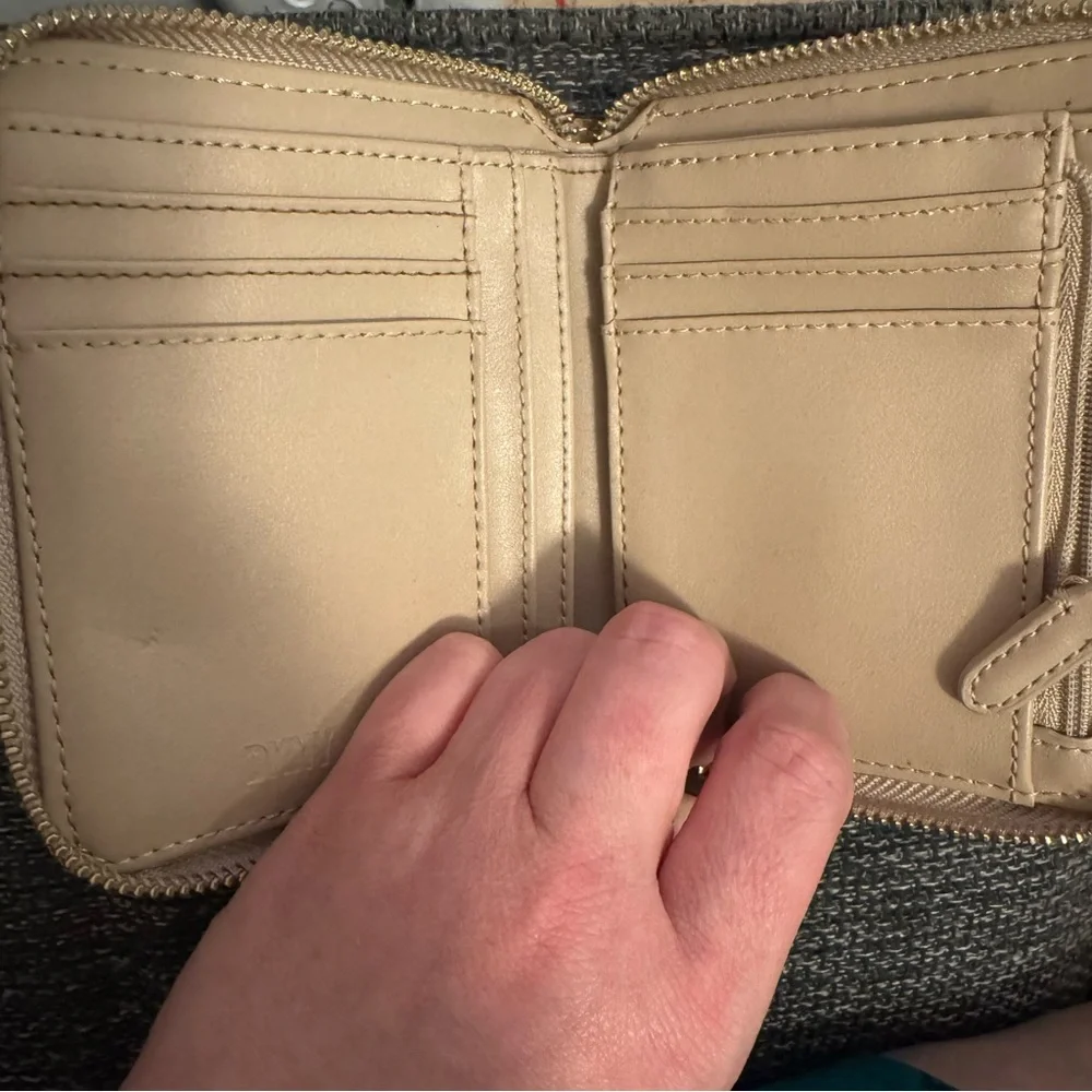 🤍 DKNY Monogram Zip-Around Wallet